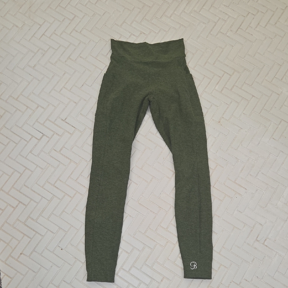 Bombshell Sportswear Curves 2.0 Leggings Size Small in Juniper